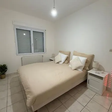 Au Plessis-robinson Apartment